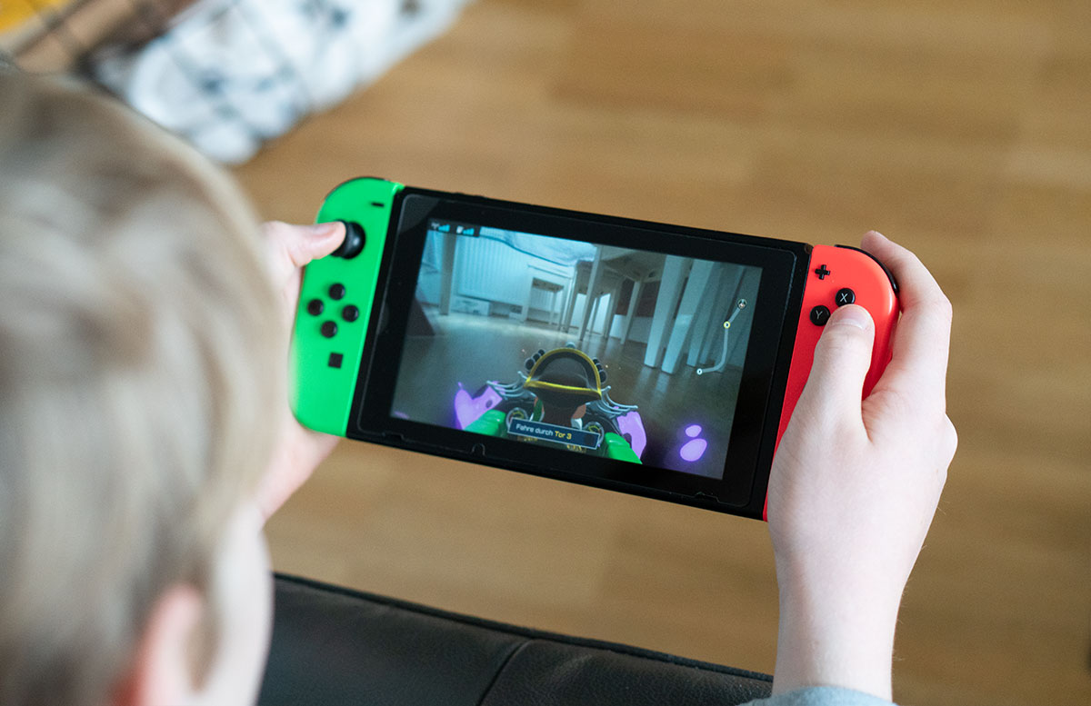 Nintendo-Switch-Mario-Kart-Live-Home-Circuit-FAHRT-DURCH-DIE-WOHNUNG