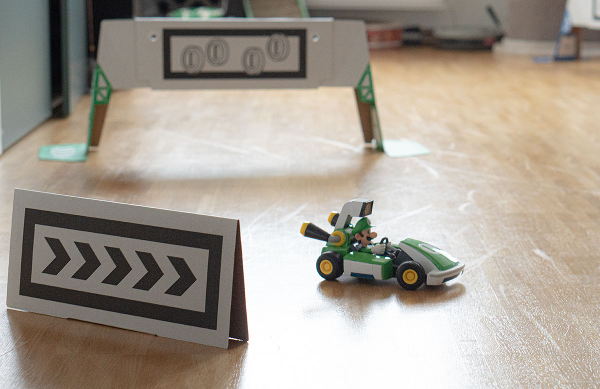 Nintendo-Switch-Mario-Kart-Live-Home-Circuit-LUIGI-FÄHRT-PARCOURS