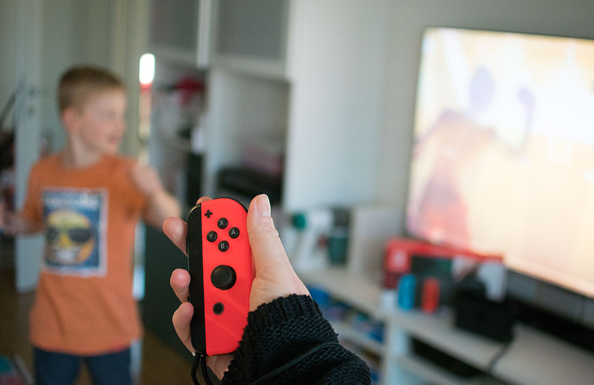 Nintendo Switch - die flexible Spielekonsole handheld modus joy-con modus