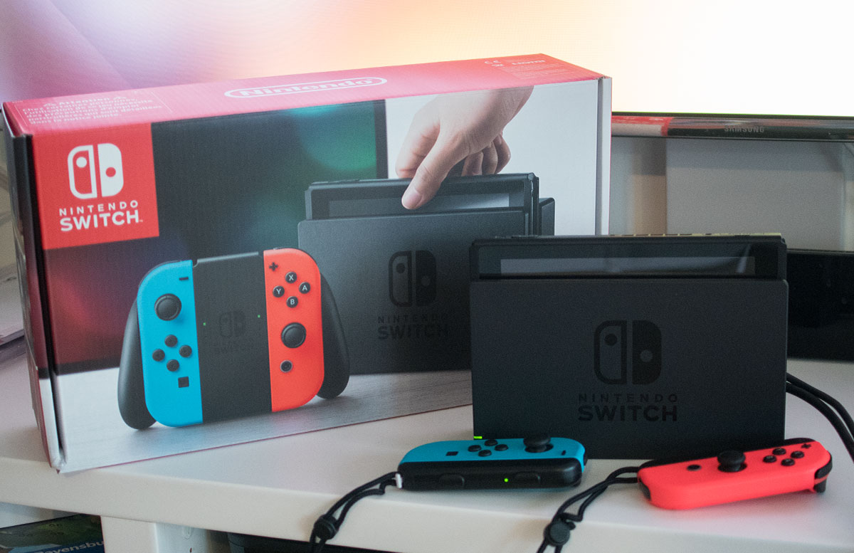 Nintendo Switch - die flexible Spielekonsole handheld modus joy-con