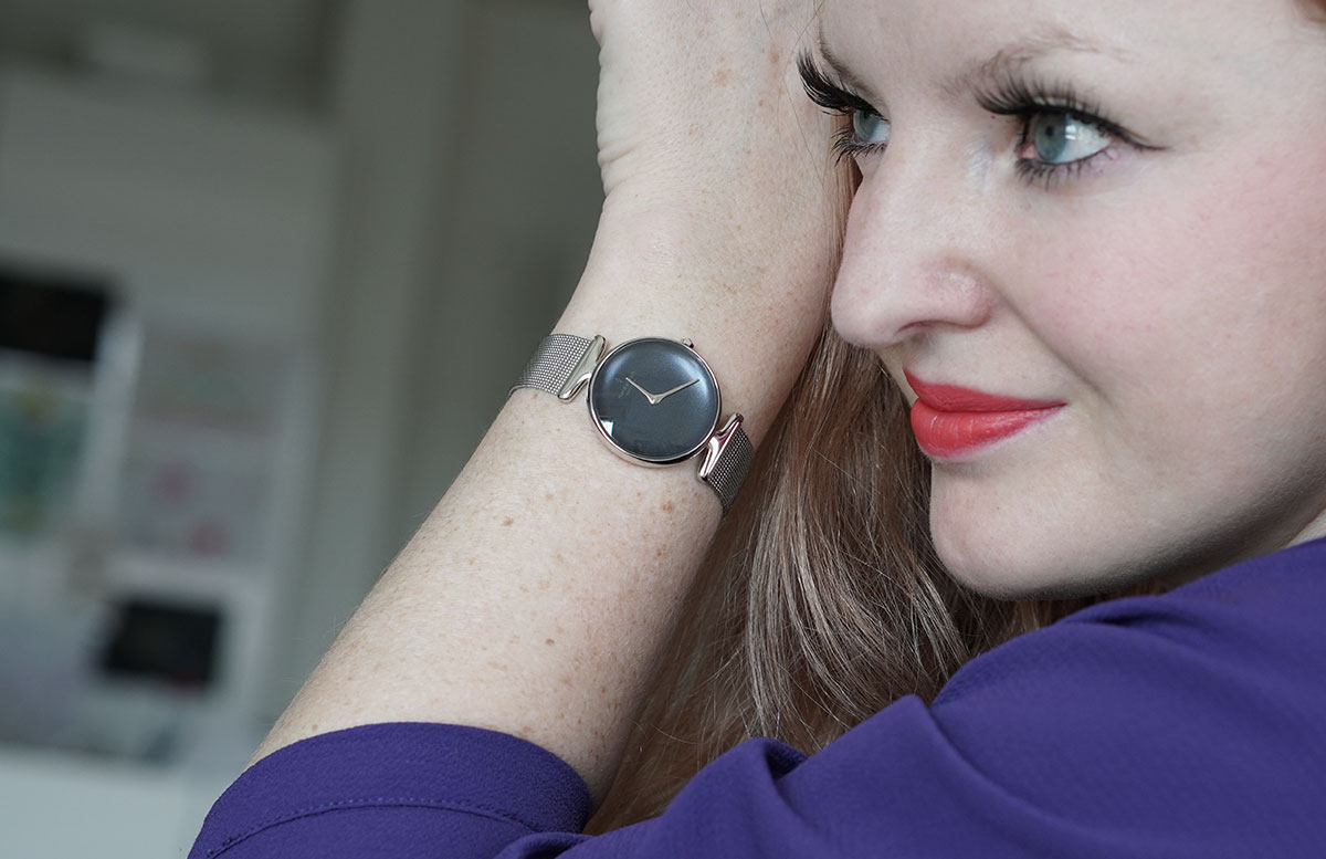Nordgreen-Unika-Rainbow-Black-am-arm