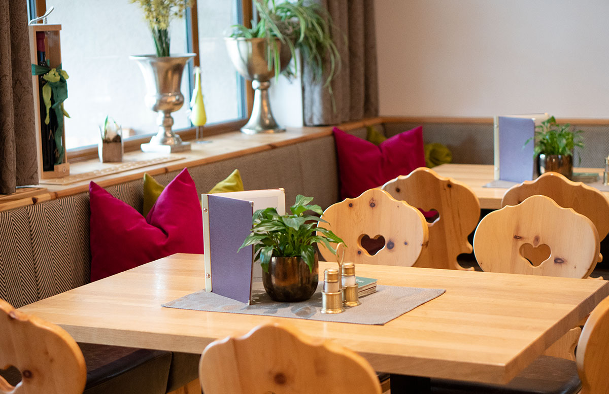 Ostern-in-Maria-Alm-im-Hotel-Niederreiter-essbereich