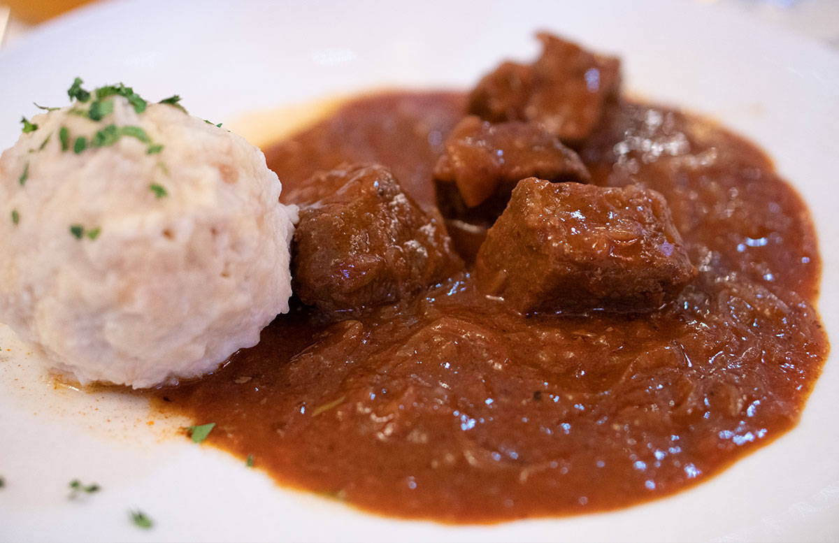 Ostern-in-Maria-Alm-im-Hotel-Niederreiter-gulasch2