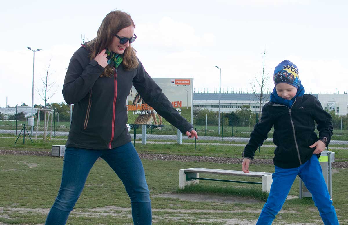 Outdoorfun mit TK Maxx im Motorikpark Wien wippe gleichgewicht