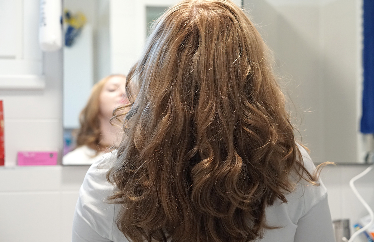 Philips MoistureProtect Auto-Curler Automatischer Lockenstab vicky locken fertiger look von hinten