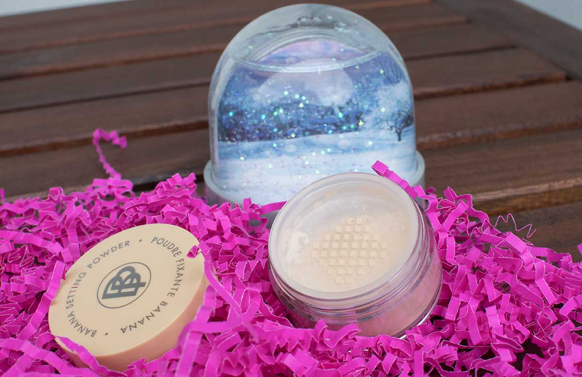 Pink-Planet-Glossybox-Juli-aloha banana setting powder