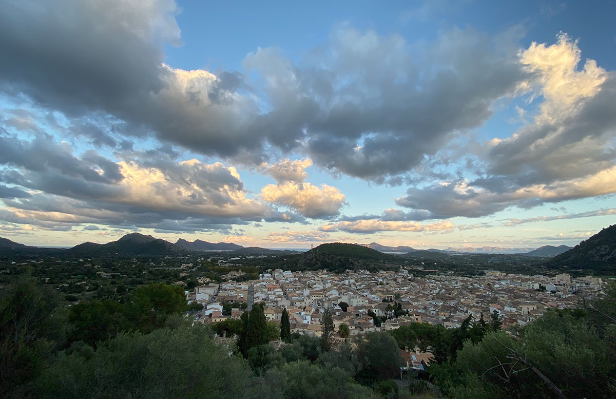 Pollensa-Urlaub-im-Norden-von-Mallorca-aussicht-von-oben