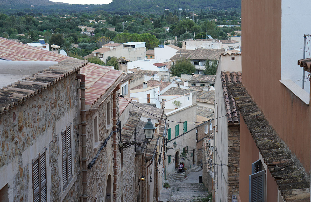 Pollensa-Urlaub-im-Norden-von-Mallorca-ort-häuser