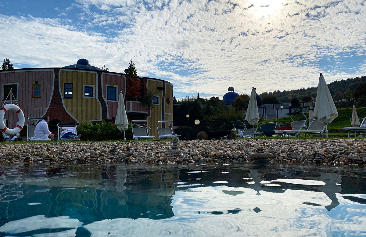 Romantische-Auszeit-in-der-Rogner-Bad-Blumau-Therme-wolken