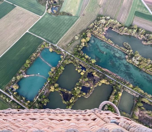 Romantische Ballonfahrt de luxe über Wien Romantische-Ballonfahrt-de-luxe-über-Wien-Sonnenaufgang-aussicht-wasser