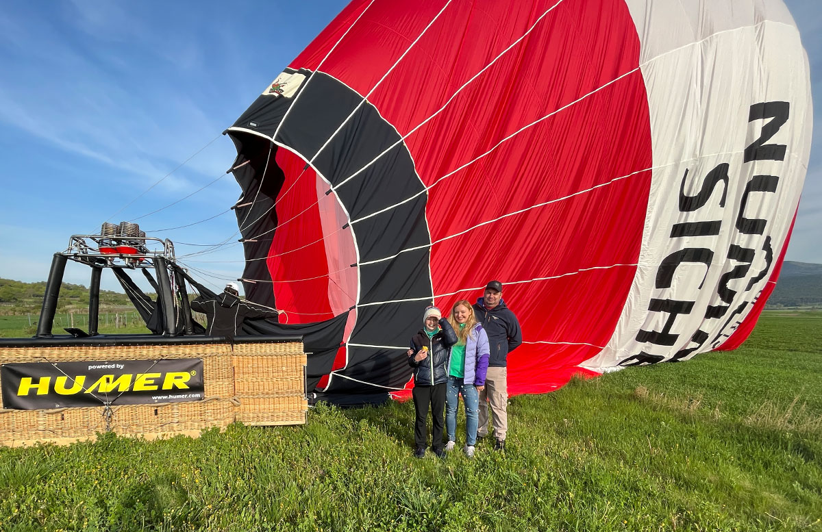 Romantische-Ballonfahrt-de-luxe-über-Wien-Sonnenaufgang-familie-ballon