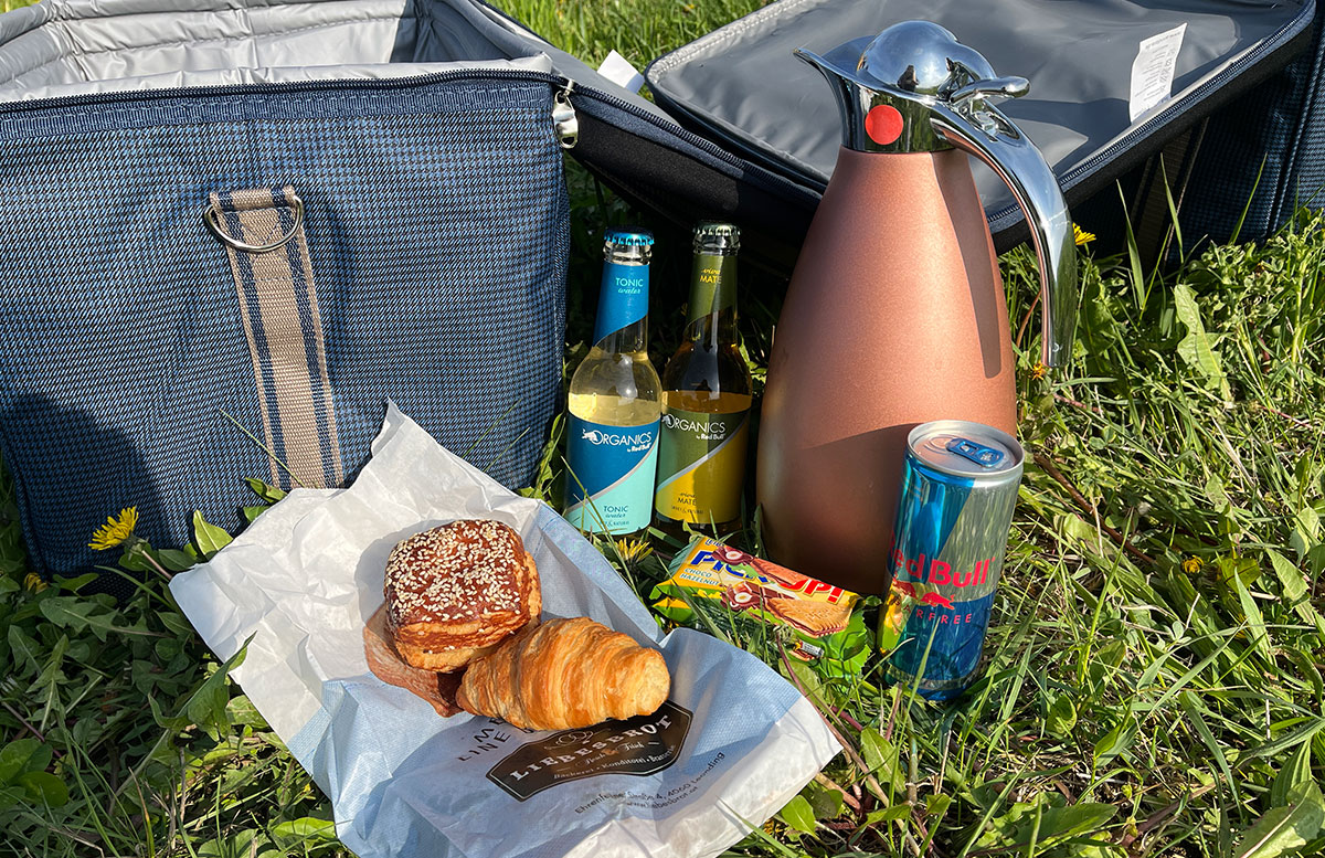 Romantische-Ballonfahrt-de-luxe-über-Wien-Sonnenaufgang-picknick