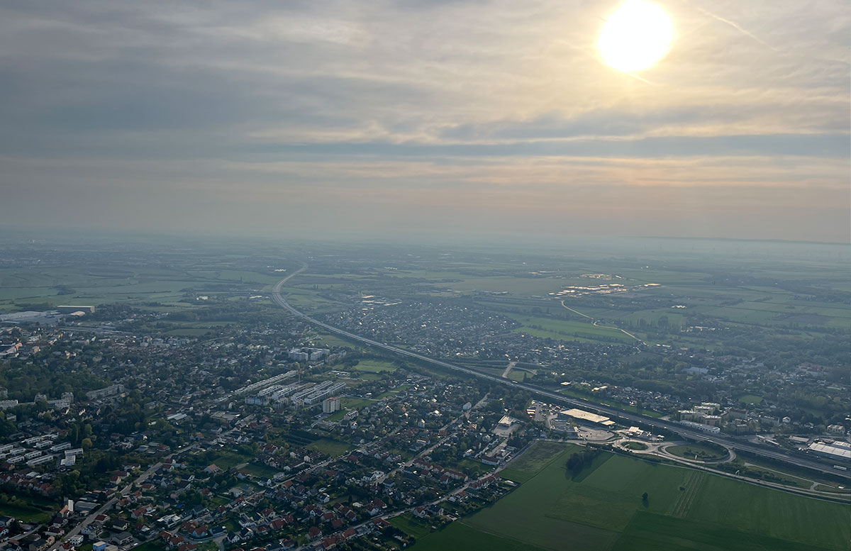 Romantische-Ballonfahrt-de-luxe-über-Wien--sonnen-traum
