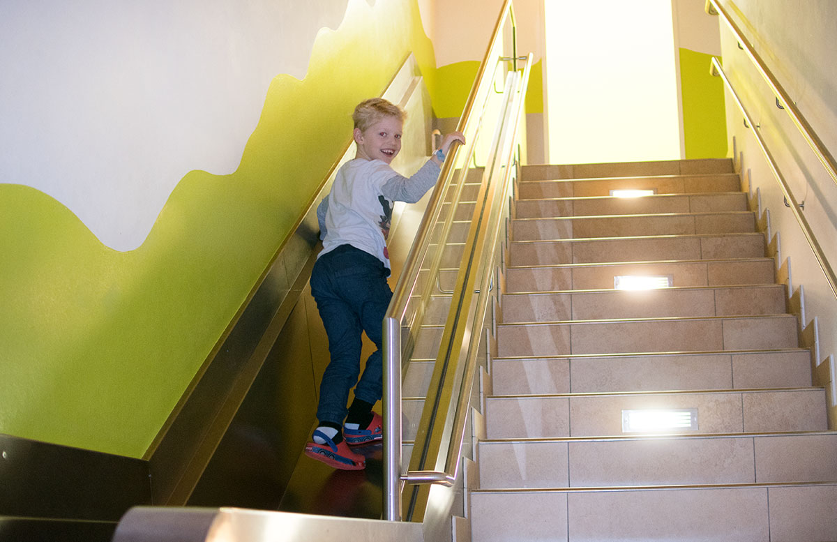 Semi Baby- und Kinderhotel rutsche beim restaurant
