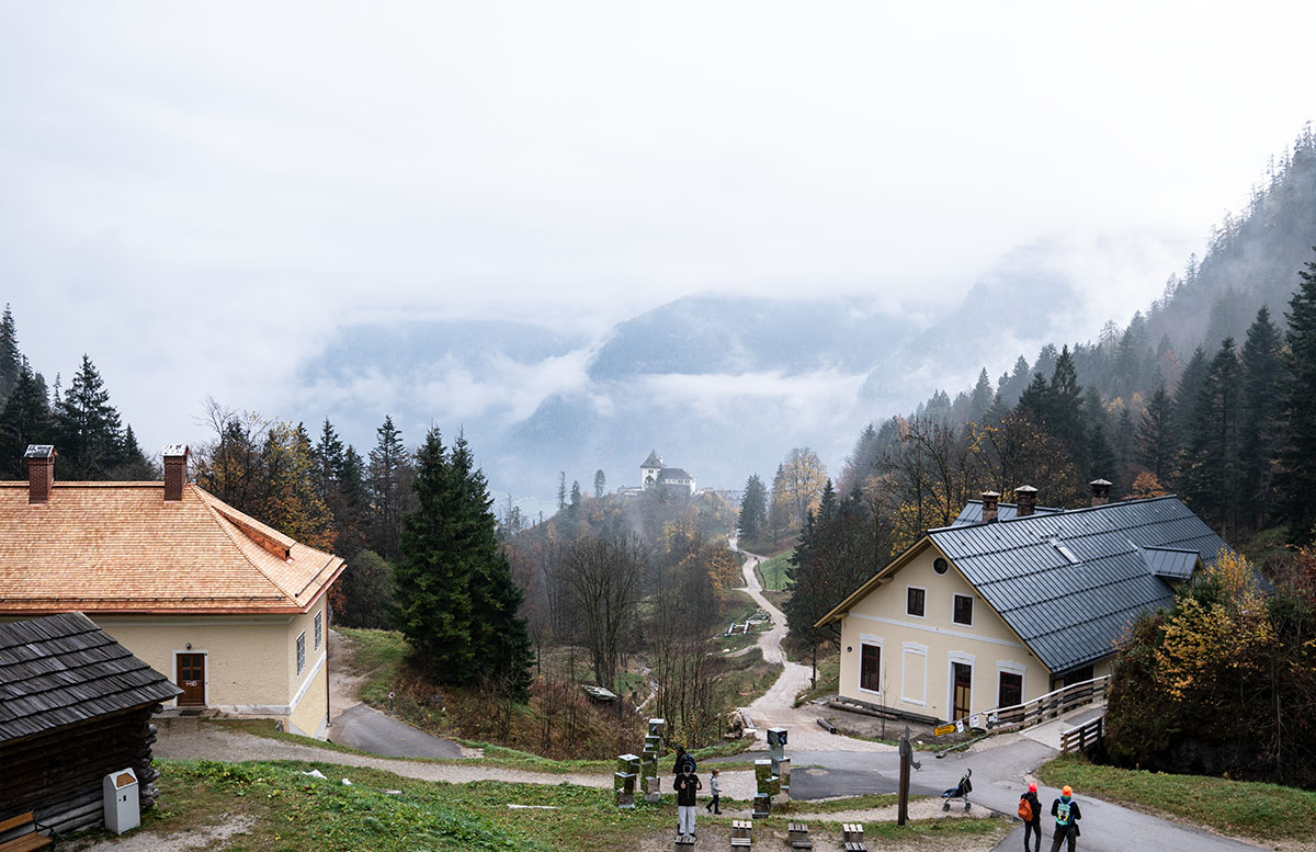Salzwelten Hallstatt - Das älteste Salzbergwerk der Welt blick zur kapelle