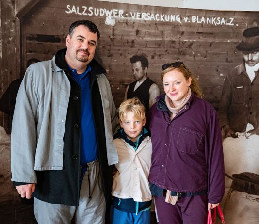 Salzwelten Hallstatt – Das älteste Salzbergwerk der Welt Salzwelten Hallstatt - Das älteste Salzbergwerk der Welt familiebild