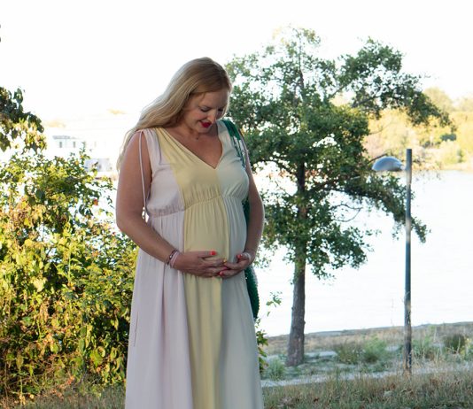 Schwanger auf einer Hochzeit – Was ziehe ich nur an? Schwanger-auf-einer-Hochzeit-Was-ziehe-ich-nur-an-ganzkörper-beim-se