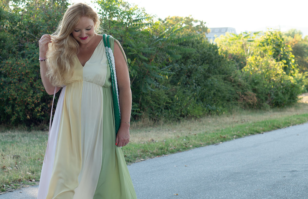 Schwanger-auf-einer-Hochzeit-Was-ziehe-ich-nur-an-luftiges-kleid