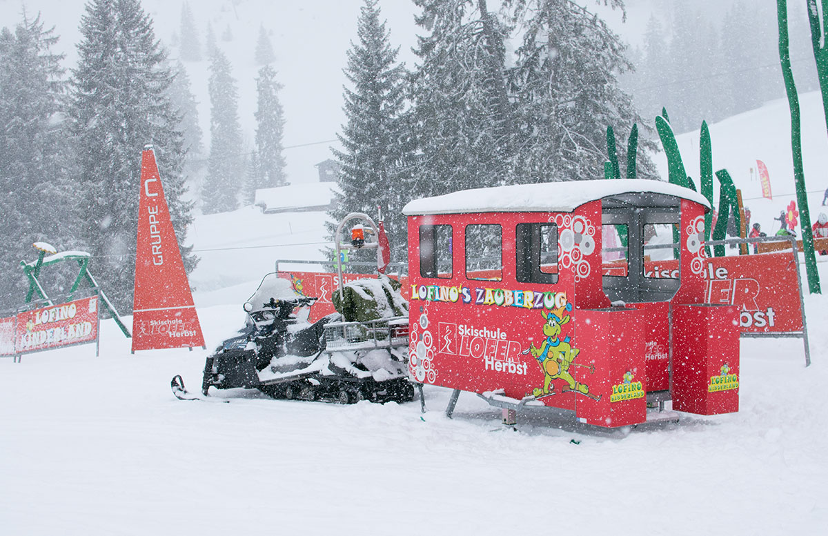 Skifahren im Salzburger Saalachtal im Familien-Skigebiet Lofer skischule herbst kurs zauberzug