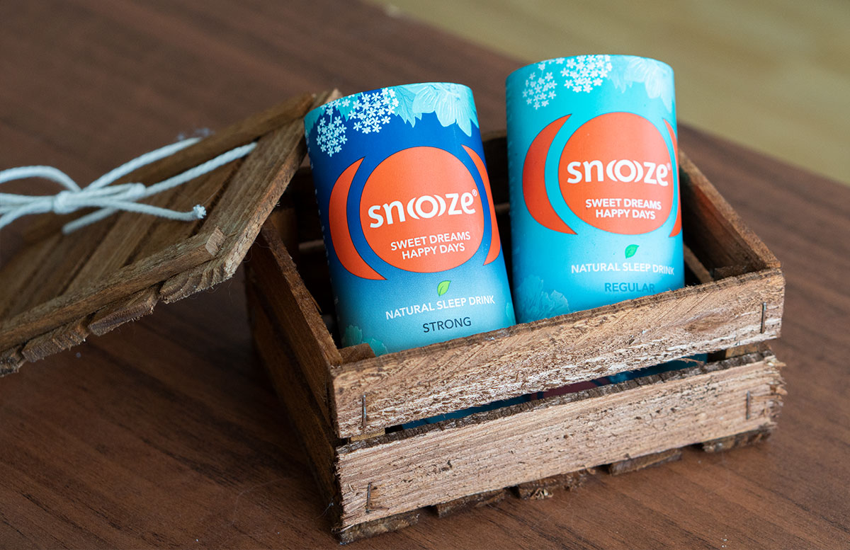 Snoooze-Schlafgetränk-der-natürliche-Drink-mit-Kräutern