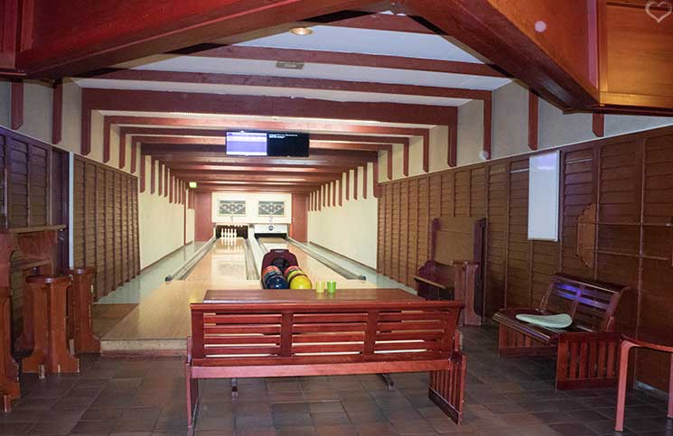 Sport-und-Wellness-in-Bük-indoor-pool-hotel-Danubius-Health-Spa-Resort-bowling-bahn