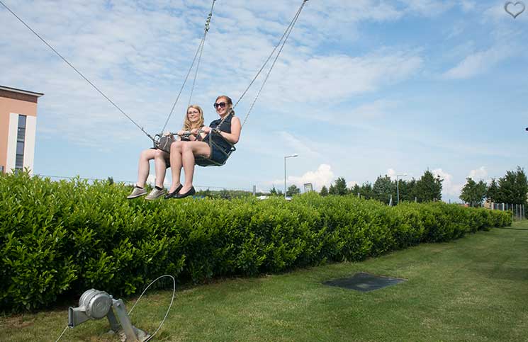 kristallturm-in-Bük-riesenschaukel-beim-kristallturm