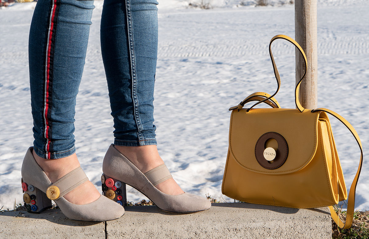 Statement-Haarspangen-Das-Trend-Accessoire-im-Frühling-haarklammer-katy-perry-pumps-und-escada-tasche