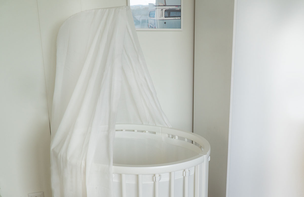 Stokke-Kinderzimmer-Möbel-für-Lilly-himmel-bett