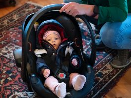 Stokke-iZi-Go-Modular-X1-Kindersitz-von-BeSafe-baby-transport
