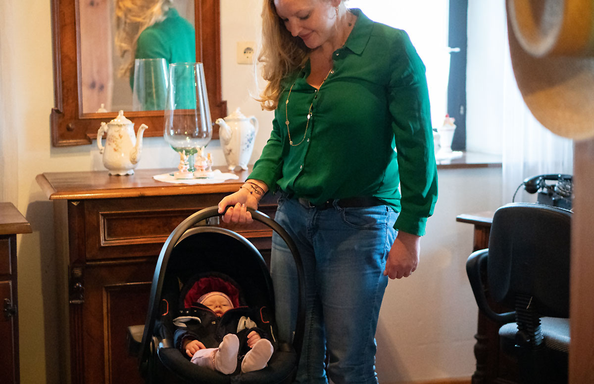 Stokke-iZi-Go-Modular-X1-Kindersitz-von-BeSafe-vicky-und-Baby