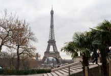 Streik in Paris – Was man aktuell bei einem Urlaub beachten sollte Streik-in-Paris-Was-man-aktuell-bei-einem-Urlaub-beachten-sollte-EIFFELTURM