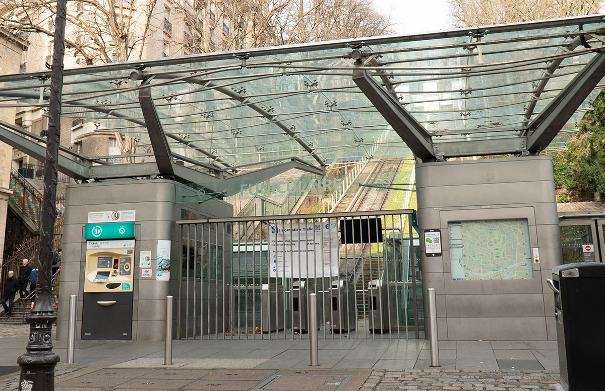 Streik-in-Paris-Was-man-aktuell-bei-einem-Urlaub-beachten-sollte-vor-verschlossenen-türen