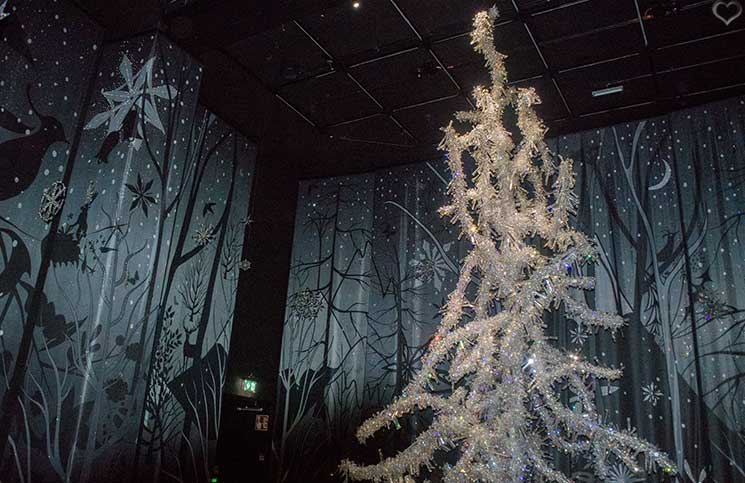 Swarovski-Kristallwelten-Silent-light-mit-kristallbaum