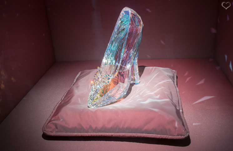 Swarovski-Kristallwelten-timeless-cinderella-schuh