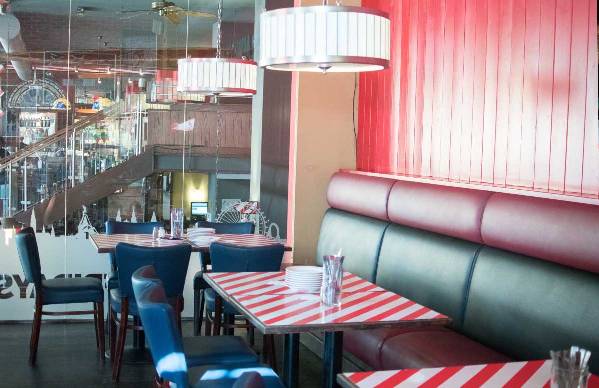 TGI-Fridays-Amerikanisches-Steakhouse-in-Wien-sitzecke