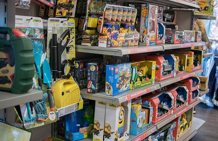 Eröffnung TK Maxx Traisenpark in St. Pölten-Spielzeug-auswahl