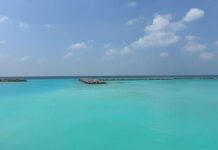 Unsere Flitterwochen mit Baby im Amari Raaya Malediven Unsere-Flitterwochen-mit-Baby-im-Amari-Raaya-Malediven-malediven-inseln-ozean-türkis