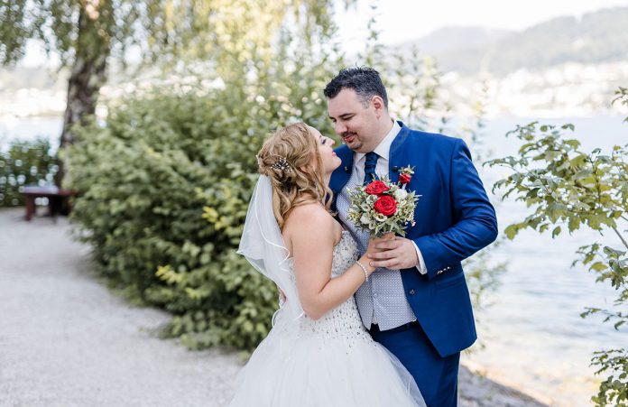 Unsere Hochzeit in Gmunden – Standesamt Schloss Orth Unsere-Hochzeit-in-Gmunden-Standesamt-Schloss-Orth-blick-am-see