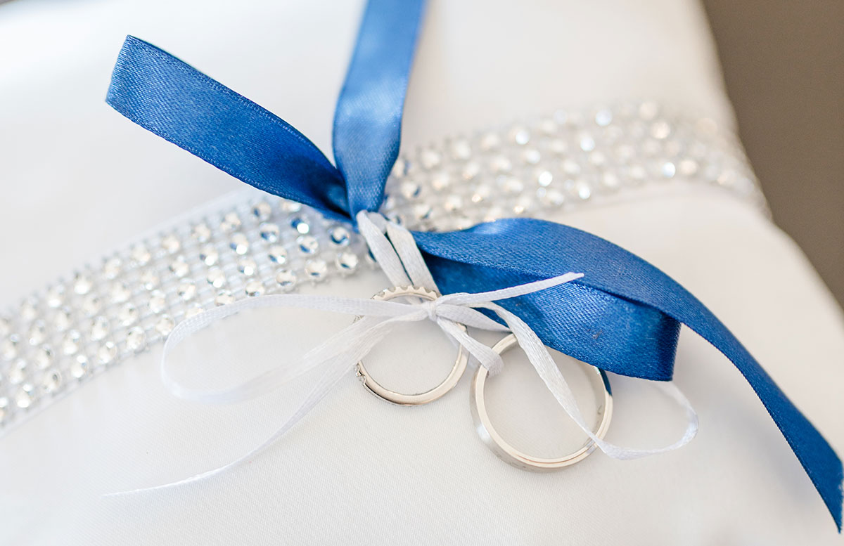 Unsere-Hochzeit-in-Gmunden-Standesamt-Schloss-Orth-ringe