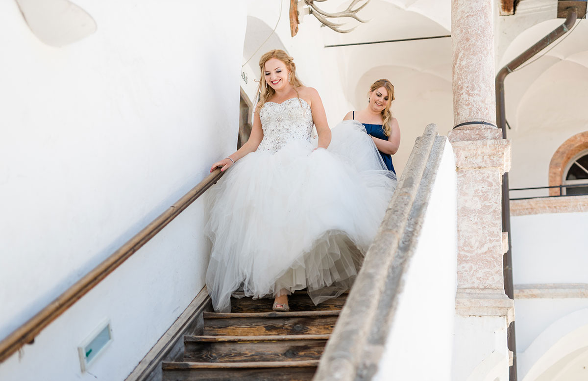 Unsere-Hochzeit-in-Gmunden-Standesamt-Schloss-Orth-vicky-geht-runter
