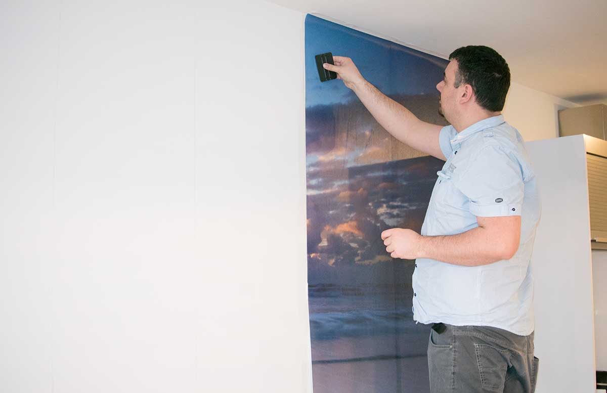Unsere neue Wohnung Fototapete im Wohnzimmer luftblasen ausstreichen