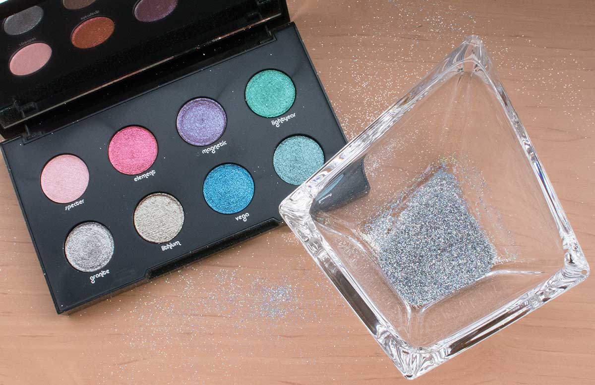 urban-decay-moondust-lidschatten-palette-bunte-farbvielfalt