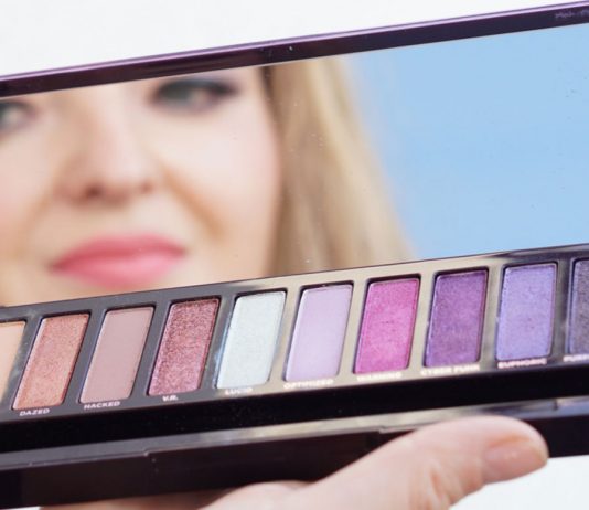 Urban Decay NAKED Ultraviolet Eyeshadow Palette Urban-Decay-NAKED-Ultraviolet-Eyeshadow-Palette-spiegel-blick
