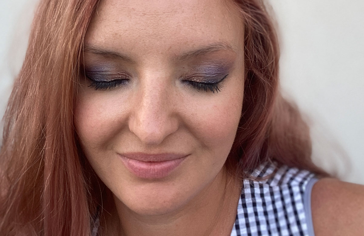 Urban-Decay-NAKED-Ultraviolet-Eyeshadow-Palette-vicky-rosa-haare