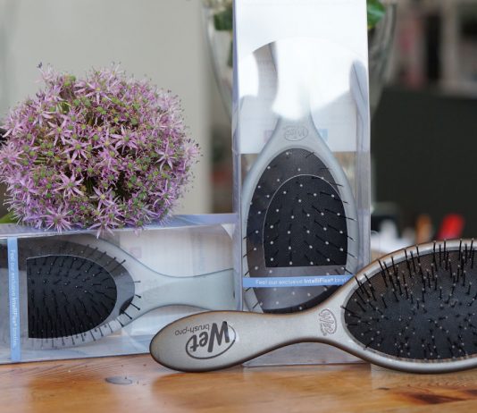 WETBRUSH – Die Entwirrbürste für trockene oder nasse Haare