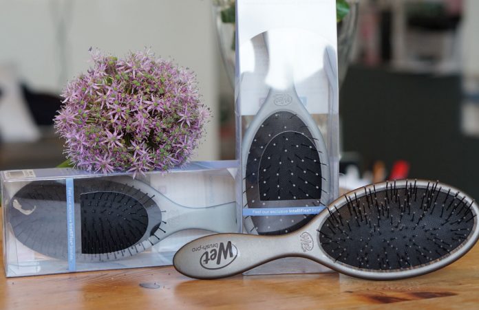 WETBRUSH – Die Entwirrbürste für trockene oder nasse Haare