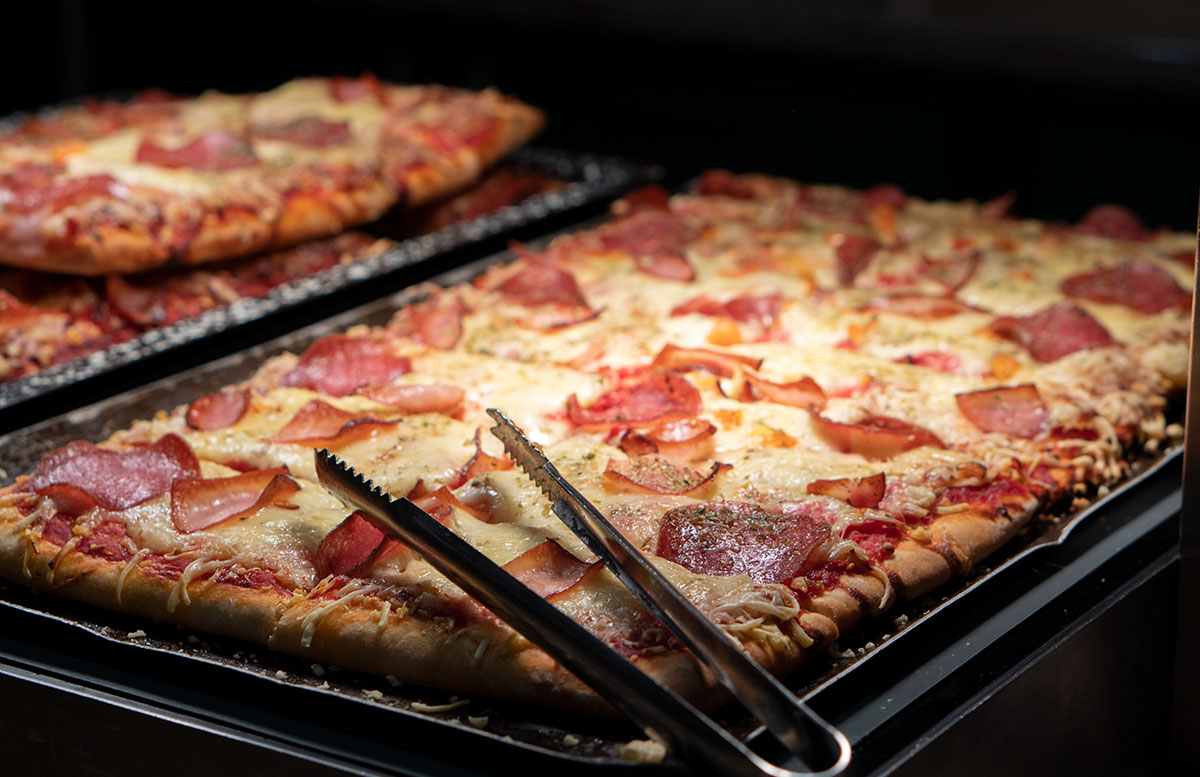 Walchhofers-Familienhotel-Zauchenseehof-pizza