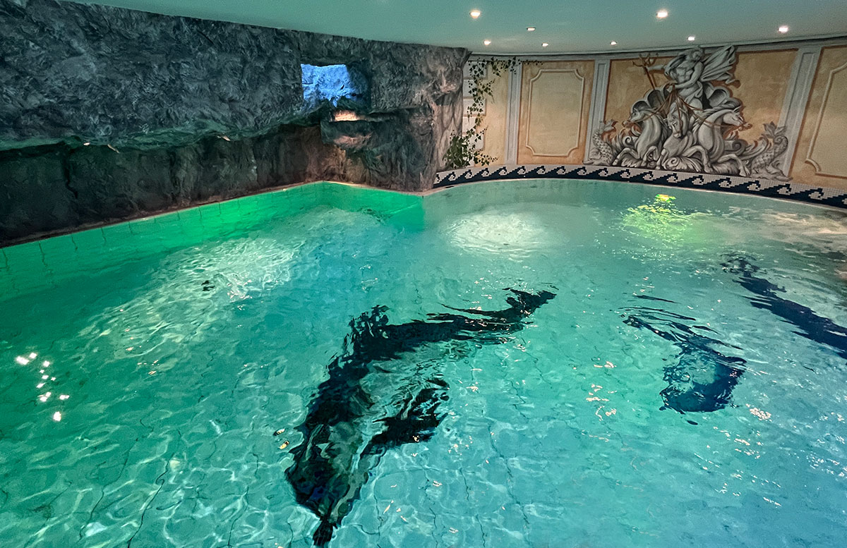 Walchhofers-Familienhotel-Zauchenseehof--poolbreich