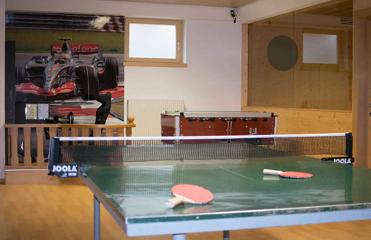 Walchhofer's-Hotel-Alpenhof-in-Filzmoos-tischtennis