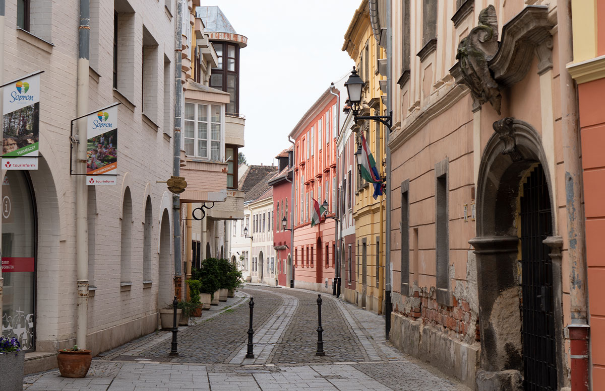 Waldbaden-und-Wellnessurlaub-im-Fagus-Hotel-Sopron-altstadt